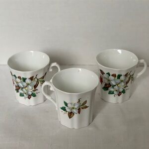 ROYAL GRAFTON | Set of 3 | Dogwood pattern. Bone China Mugs.